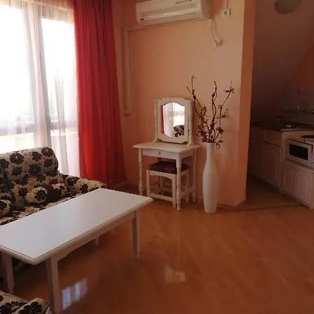 Guest house Фамилна Къща Авджиеви Primorsko