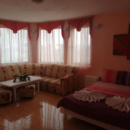 Фамилна Къща Авджиеви Guest house *